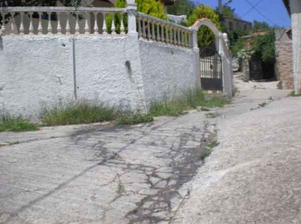 λυματα αποχετευσης στο δρομο